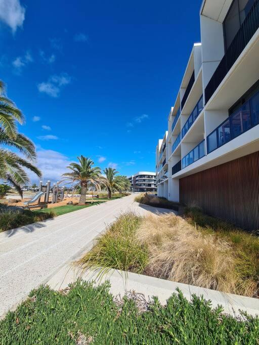 309 Waterfront Apartment *